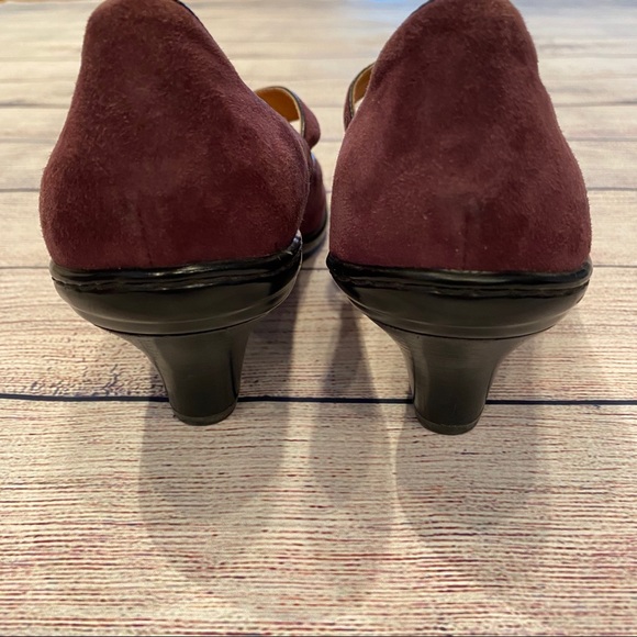 Sofft brand purple suede pumps with flower 7.5 - Picture 7 of 8